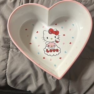 Hello Kitty Heart Bakeware